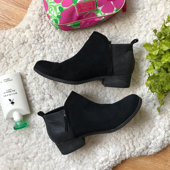 Toms Shoes - TOMS: Black, "Deia" Zipper Detailed Ankle Bootie